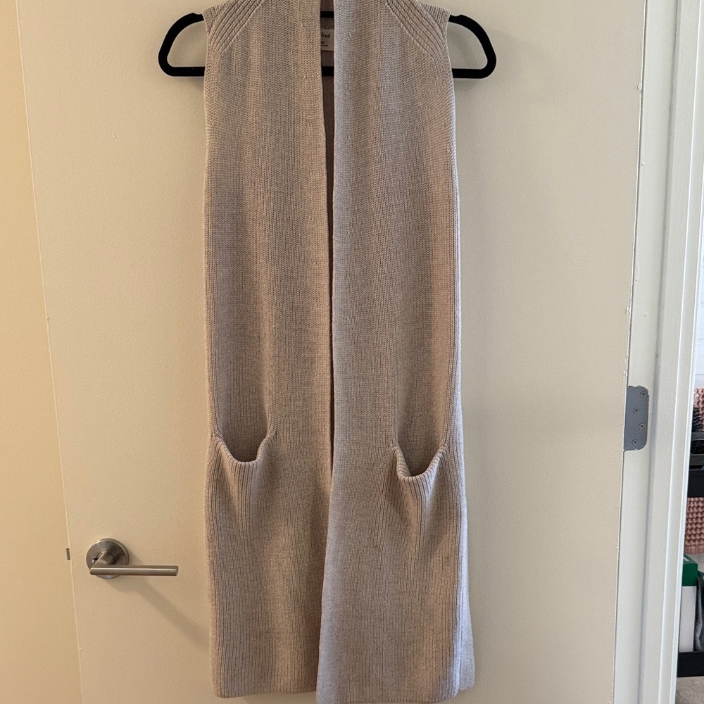 Wilfred Sleeveless Grey Merino Wool Long  Cardigan with Pockets